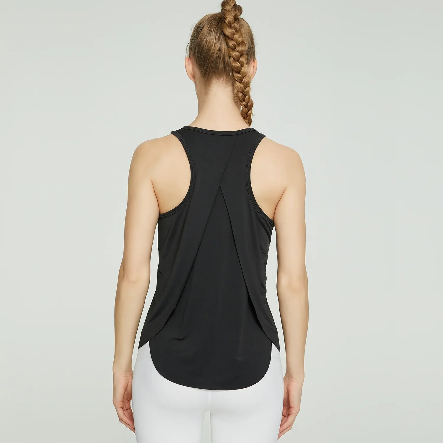 Activewear sleeveless top for women