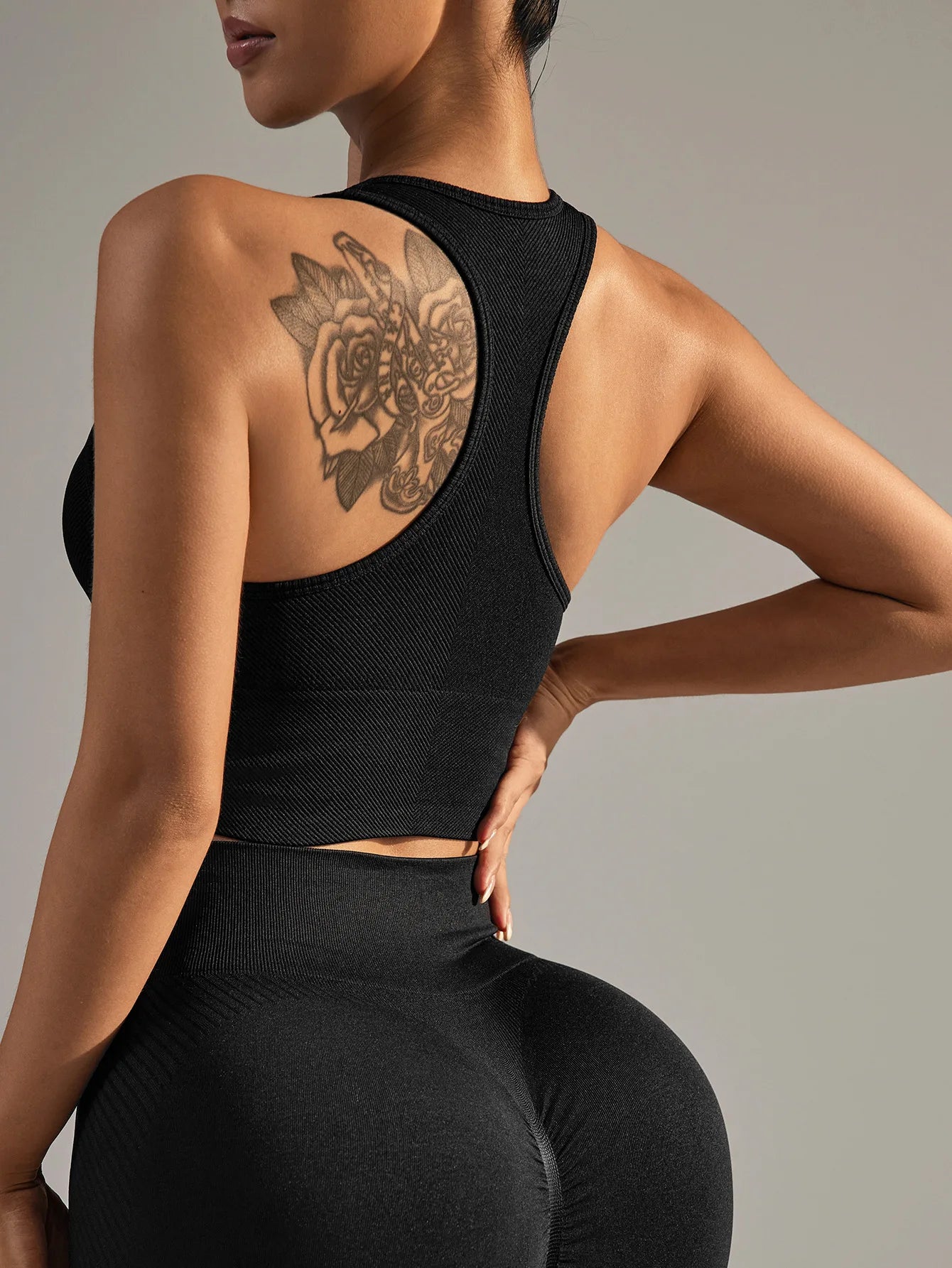 Mileegirl Seamless Women Yoga Bra Ribbed Sports Crop Tops Racer Back Gym Tank Top with Pads Quick Drying Fitness Workout Tops