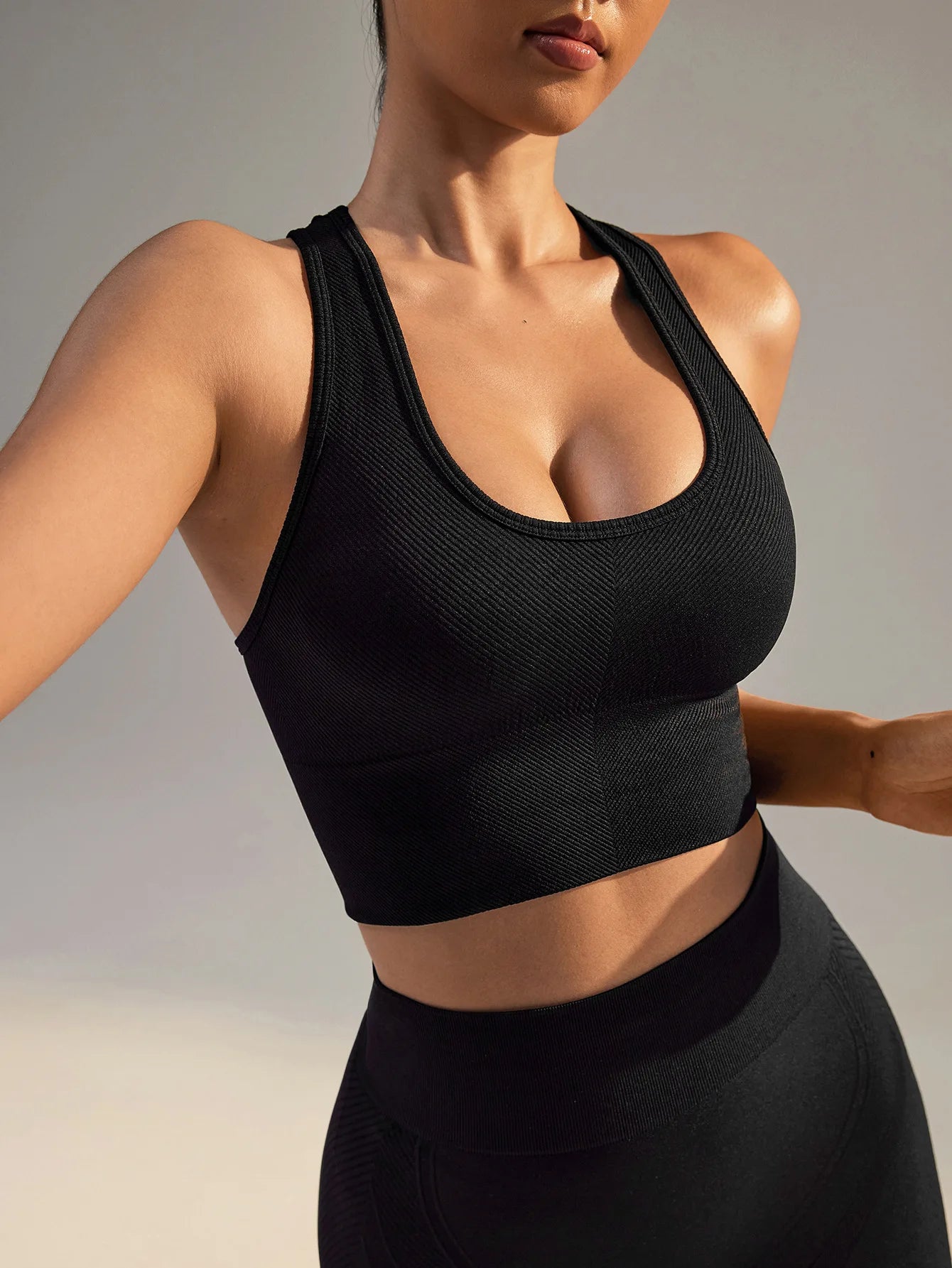 Mileegirl Seamless Women Yoga Bra Ribbed Sports Crop Tops Racer Back Gym Tank Top with Pads Quick Drying Fitness Workout Tops