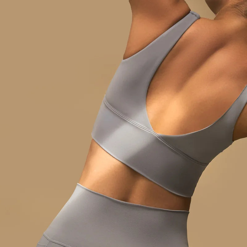 SOISOU Lycra Top Women Yoga Sports Bra Gym Fitness Crop Top Bras For Women Underwear Deep V Beautiful Back Chest Pad Removable