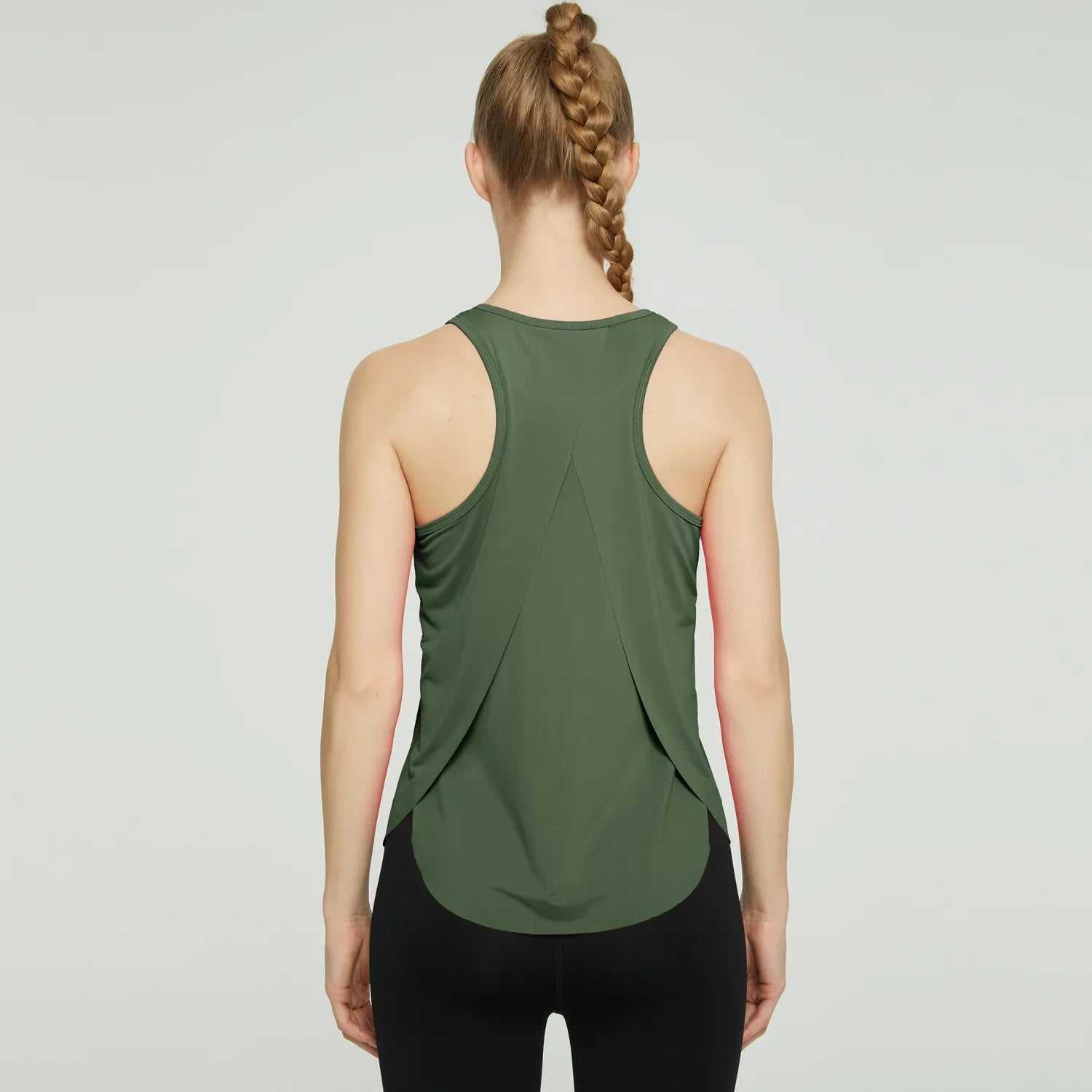Activewear sleeveless top for women
