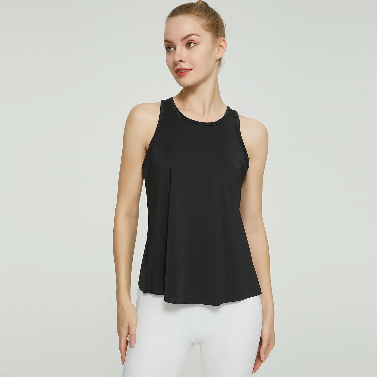 Activewear sleeveless top for women