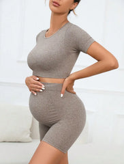 Women's 2-Piece Seamless Maternity Set - Short Sleeve Crop Top & Leggings