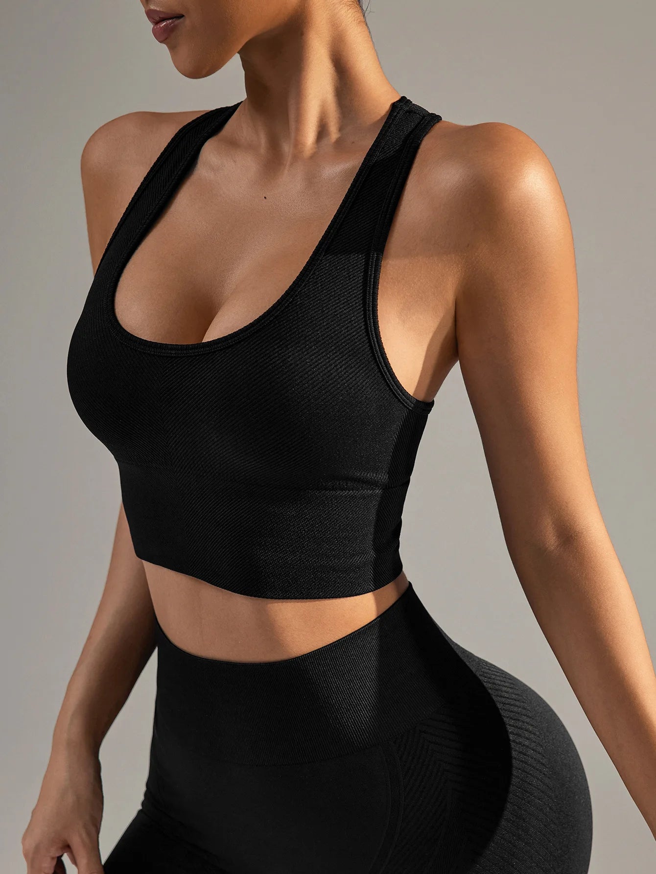 Mileegirl Seamless Women Yoga Bra Ribbed Sports Crop Tops Racer Back Gym Tank Top with Pads Quick Drying Fitness Workout Tops